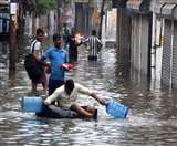 उत्तर प्रदेश में बाढ़ की स्थिति गंभीर होती जा रही है।