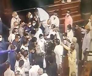 राज्यसभा में विपक्ष के हंगामे और मार्शलों से उलझने का मुद्दा गर्म हो गया है।