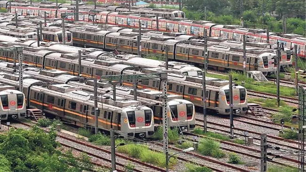 Delhi Metro Parking: स्वतंत्रता दिवस के मौके पर दिल्ली मेट्रो के परिसरों में नहीं मिलेगी पार्किंग की सुविधा, नोट कर लें समय