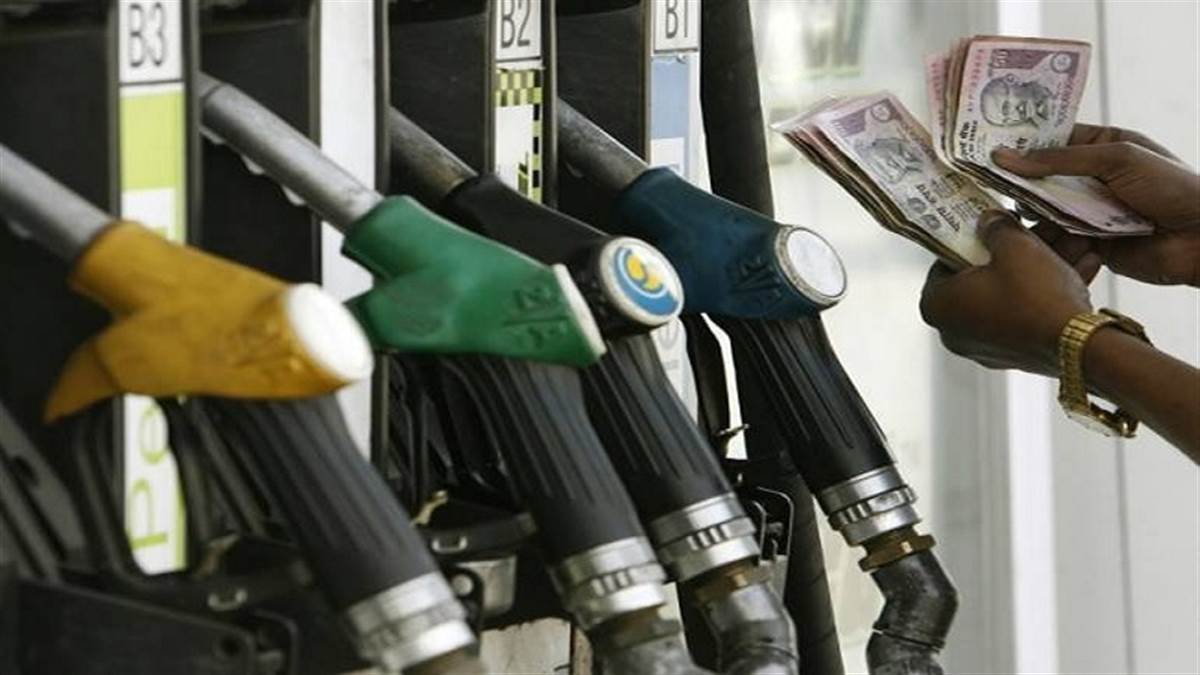 Petrol Diesel Rate Meerut मेरठ में शुक्रवार को भी पेट्रोल और डीजल के रेट में कोई बदलाव नहीं हुए।