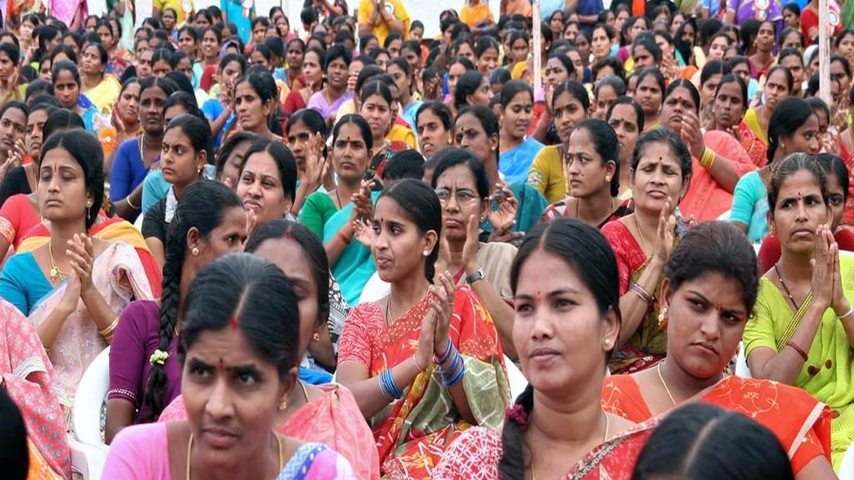 आर्थिक मोर्चे पर महिलाओं को आजादी केंद्र की कई योजनाएं बनेंगी आत्मनिर्भर  भारत की नींव का पत्थर - Freedom to women on the economic front many schemes  of the Center will be