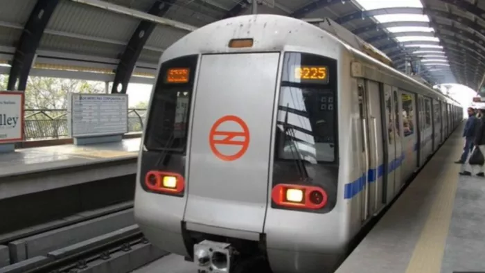 Delhi Metro: स्वतंत्रता दिवस पर सुबह 5 बजे चलेगी मेट्रो।