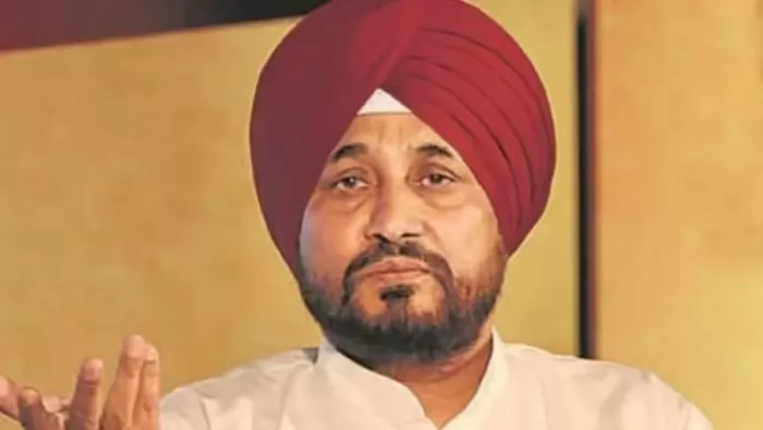 Charanjit Singh Channi: चरणजीत सिंह चन्नी पर लगे गंभीर आरोप, क्या चली जाएगी सासंदी?