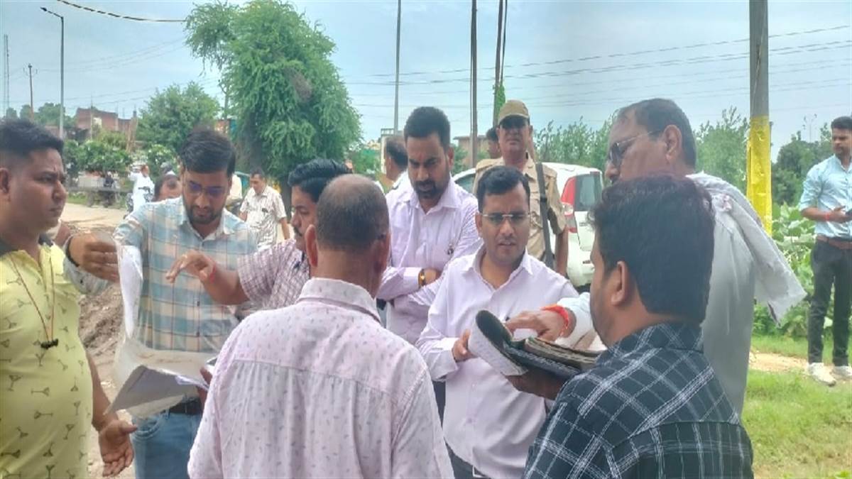 rampur bulldozers run on illegal constructions near highway