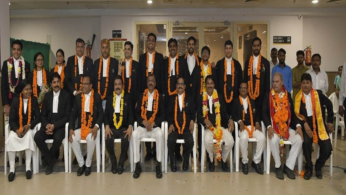 https://www.jagranimages.com/images/newimg/12082025/12_08_2025-ahcba_oath_ceremony_24011244.jpg