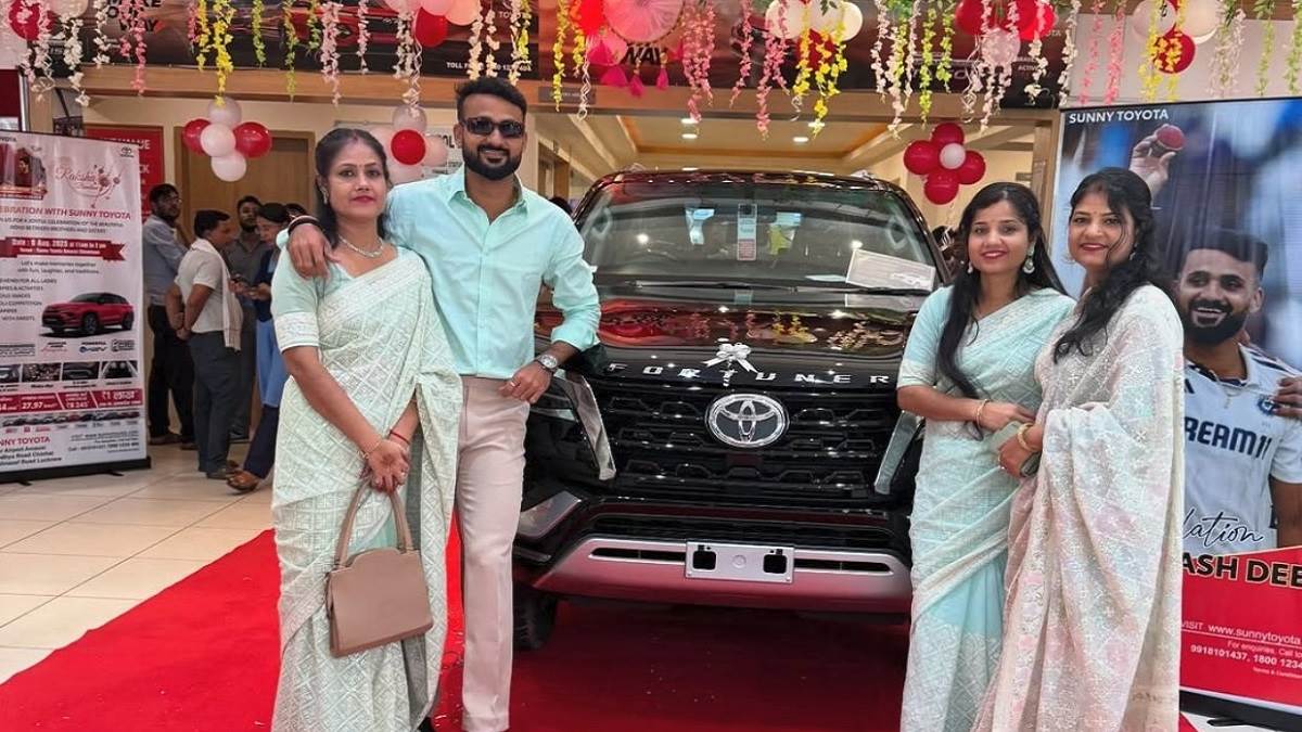 https://www.jagranimages.com/images/newimg/12082025/12_08_2025-akashdeepcar_24010640.jpg