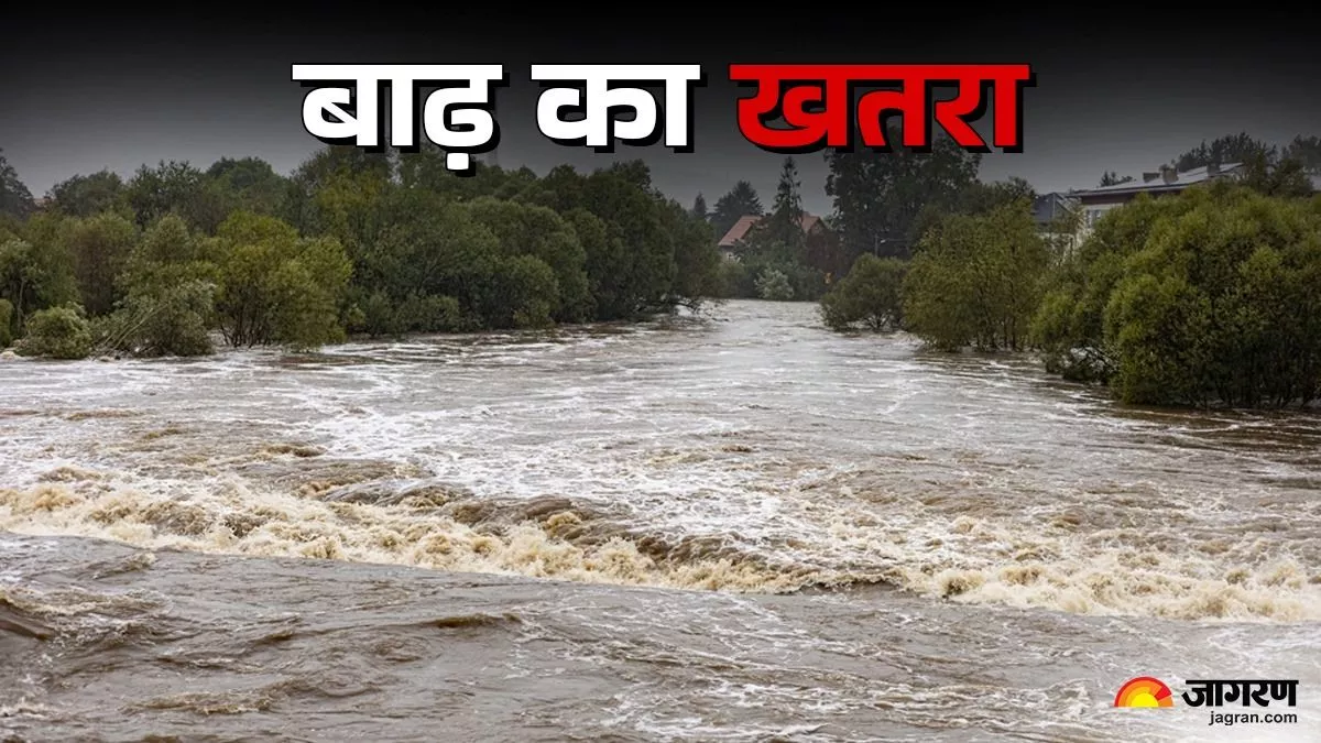 UP Flood: यूपी में फिर आ सकती है बाढ़, सड़कों पर शुरू हुआ कटान; रामगंगा में भी उफान