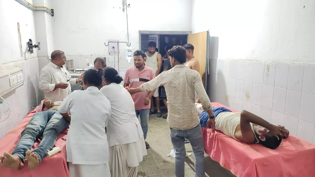 नवादा में ऑल्टोकार और बाइक की जबरदस्त टक्कर में एक की मौत, एक घायल