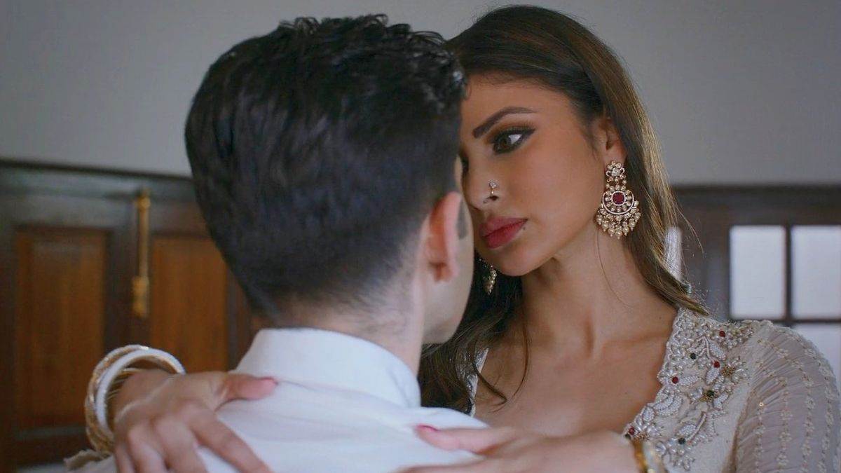 https://www.jagranimages.com/images/newimg/12082025/12_08_2025-salakaarseries_1_24010548.jpg