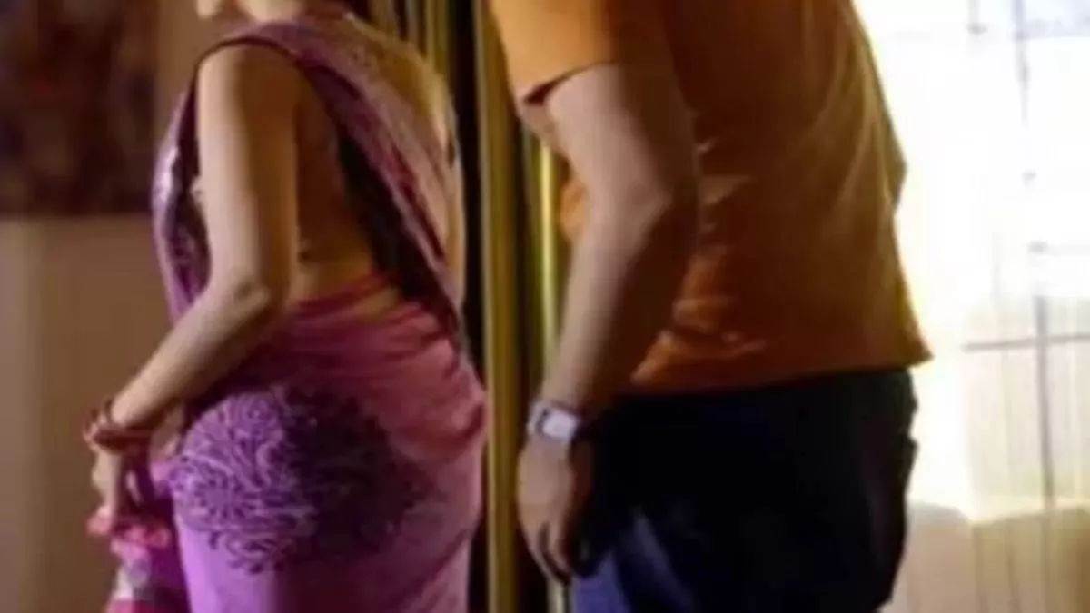 https://www.jagranimages.com/images/newimg/12082025/12_08_2025-wife_3_24011407.jpg