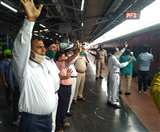Covid Special Train : 176 दिन बाद लाल कोच में सवार हुए शहरवासी, ट्रेन खुलते ही हाथ हिलाकर खुशी का इजहार