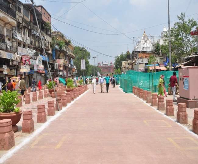 दिल्ली के इस हिस्से में यदि गुटखा खाकर थूका तो कटेगा चालान।