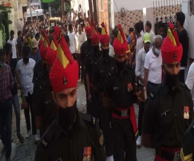 दुश्मन की गोली रोक नहीं पाई थी मेजर मयंक के फौलादी इरादे।