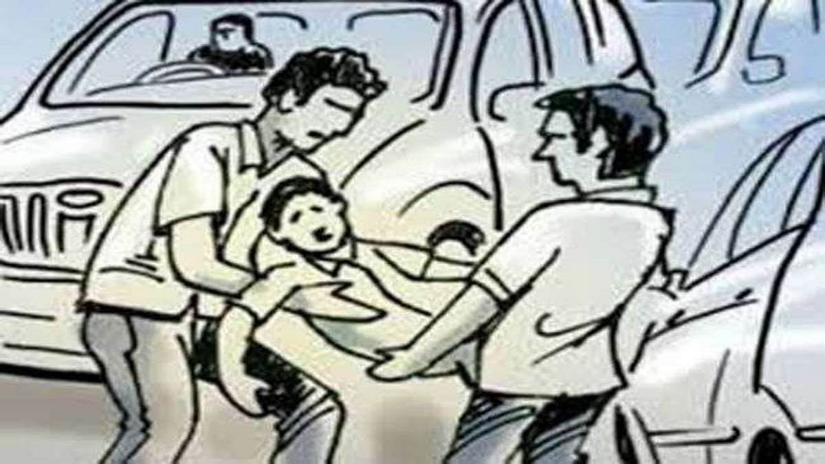 स्कूल जा रहे छात्र का अपहरण, आठ घंटे बाद गाड़ी से कूदकर बचाई जान, प्रयागराज  पुलिस कर रही जांच - Prayagraj News Kidnapping of school going student who  jumped out from pickup