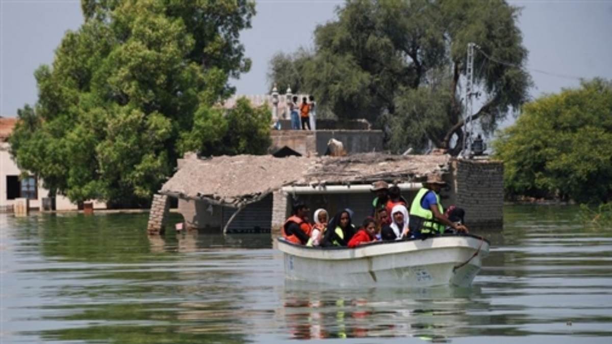 https://www.jagranimages.com/images/newimg/12092022/12_09_2022-flood_in_pakistan_23064187.jpg