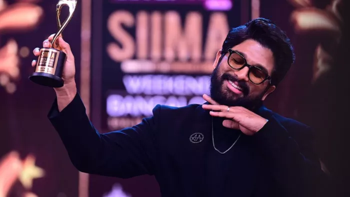Pushpa The Rise star Allu Arjun dances on Oo Antava at SIIMA 2022, Twitter
