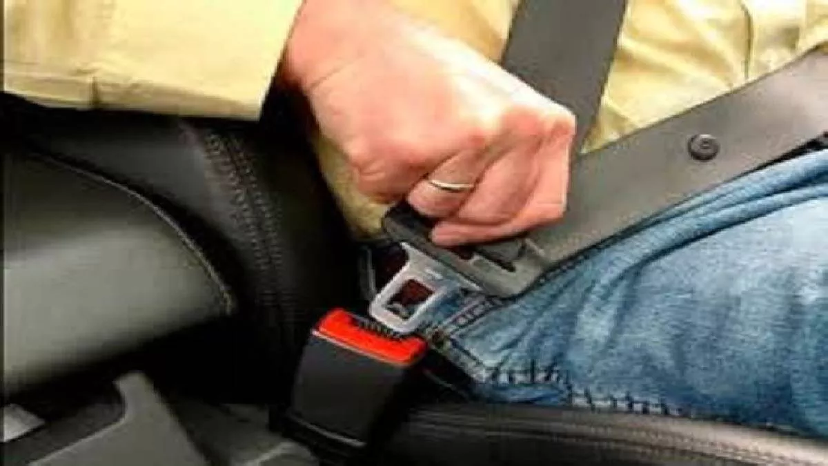 Seat Belt Mandatory: सीट बेल्ट और एयरबैग से बनता है सुरक्षा चक्र