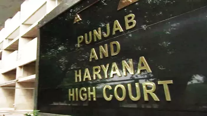 शहर को दो हिस्सों में बांटने वाली दीवार तोड़ने पर दर्ज FIR हाईकोर्ट ने की निरस्त, जानिए पूरा मामला