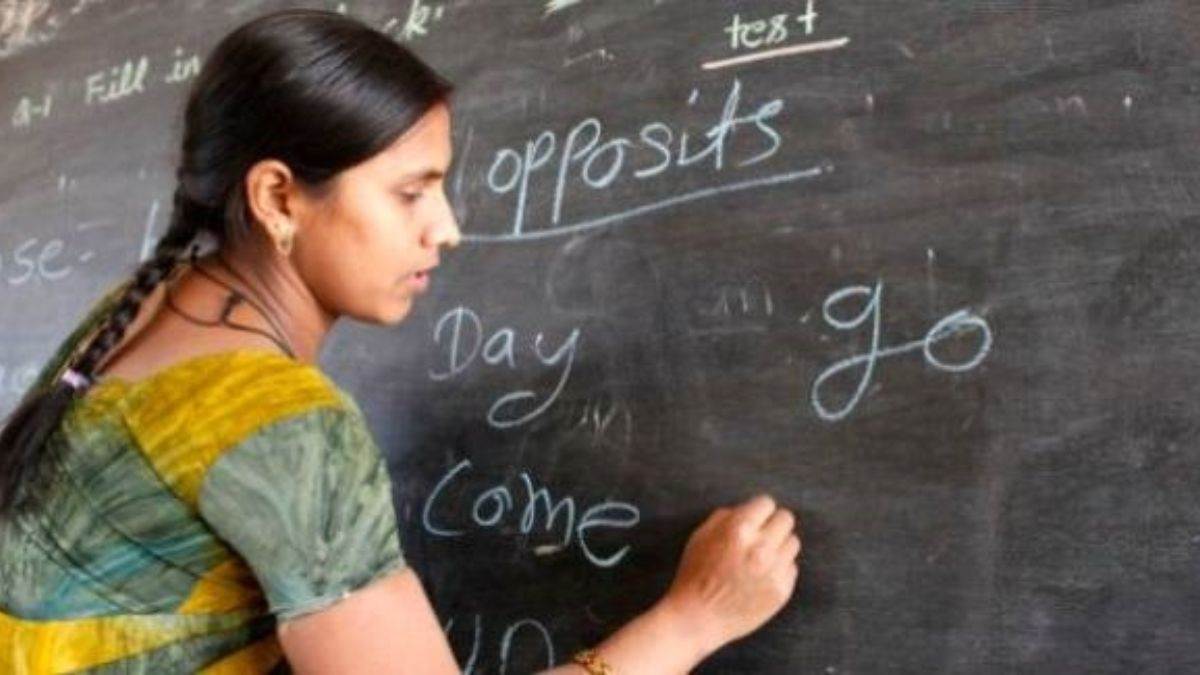 https://www.jagranimages.com/images/newimg/12092023/12_09_2023-teachers__23528130.jpg