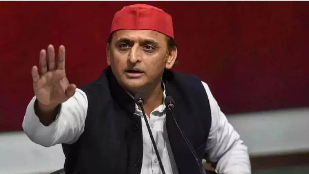 akhilesh yadav always supports criminals says up minister girish chandra yadav
