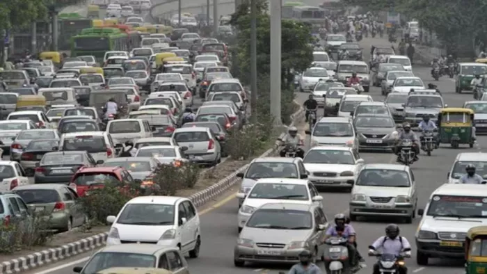 वर्तमान में मात्र 47 प्रतिशत वाहनों के पास ही थर्ड पार्टी बीमा है।