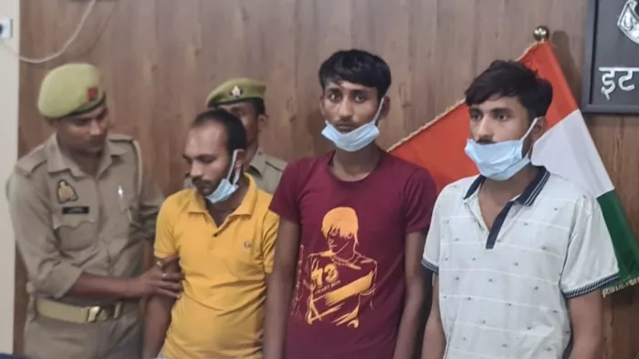 पुलिस मुठभेड़ में तीन लुटेरे गिरफ्तार, एक के पैर में लगी गोली