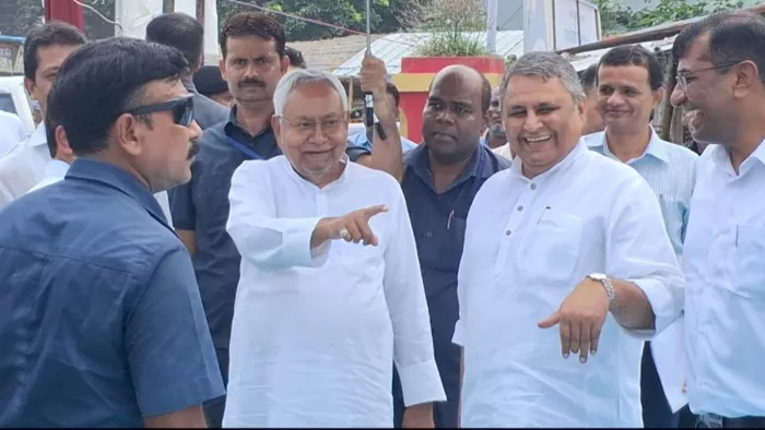 छपरा में नीतीश कुमार ने कई भवनों का किया शिलान्यास (जागरण)