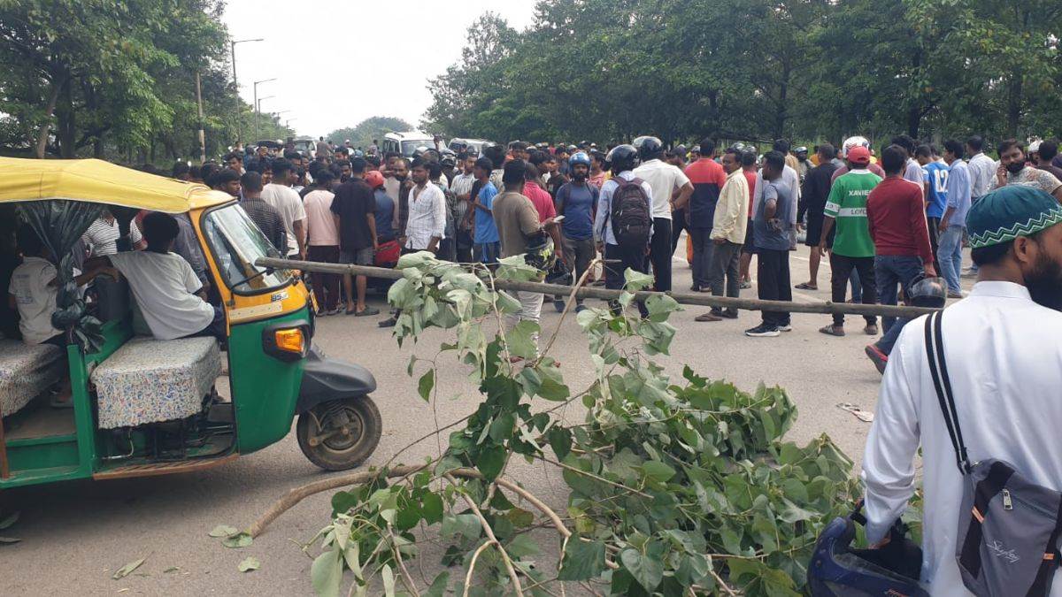 https://www.jagranimages.com/images/newimg/12092025/12_09_2025-accident_24044222.jpg