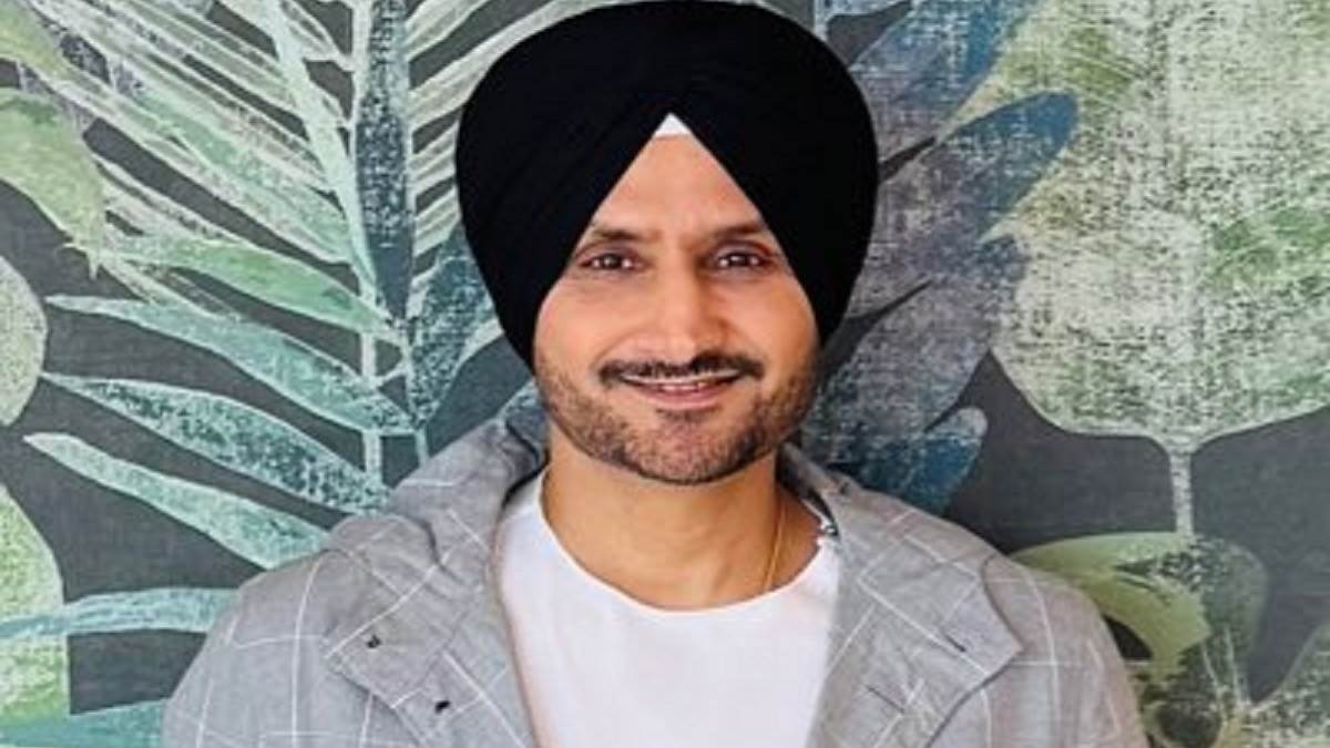 https://www.jagranimages.com/images/newimg/12092025/12_09_2025-bhajji_24044162.jpg