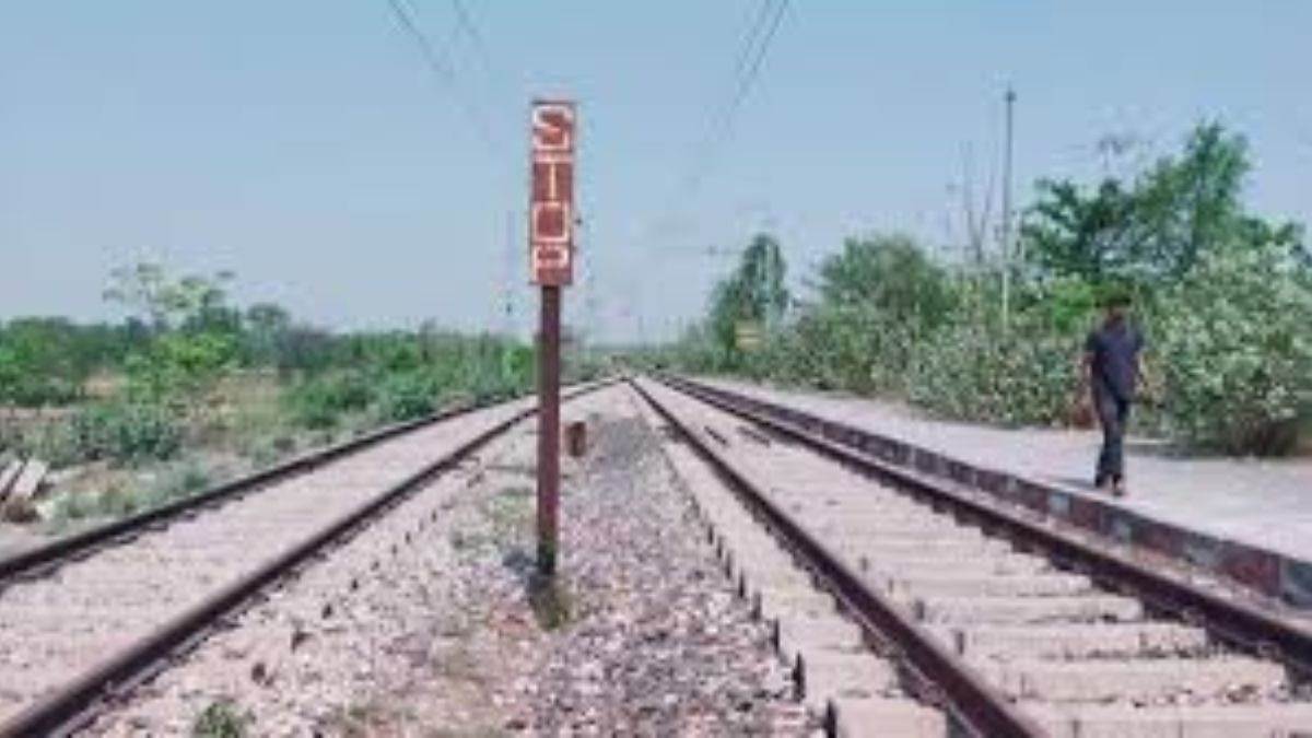 https://www.jagranimages.com/images/newimg/12092025/12_09_2025-bhatni_junction_24045100.jpg