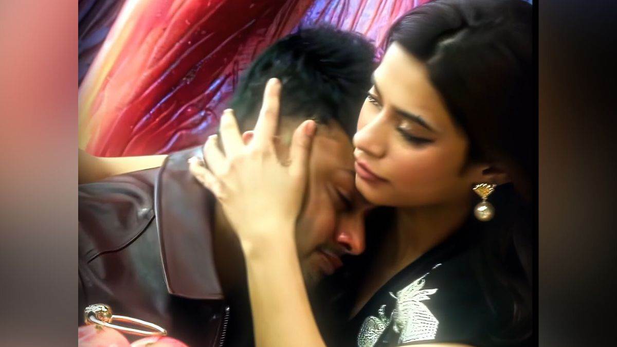 https://www.jagranimages.com/images/newimg/12092025/12_09_2025-bigg_boss_19_12_24044099.jpg