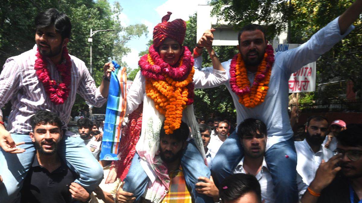 https://www.jagranimages.com/images/newimg/12092025/12_09_2025-dusu_news_24043876.jpg