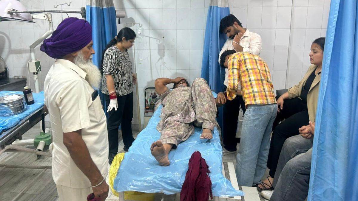 https://www.jagranimages.com/images/newimg/12092025/12_09_2025-jalandhar_road_accident_24043993.jpg