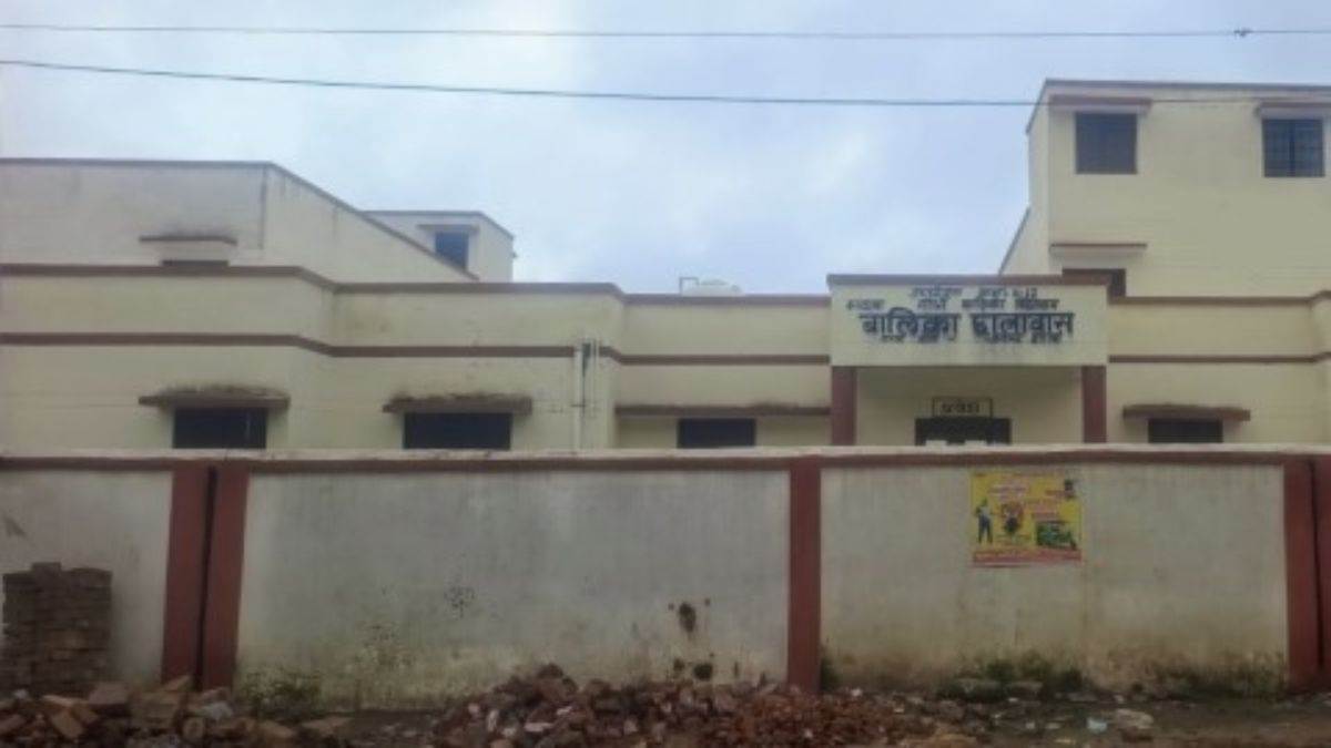 https://www.jagranimages.com/images/newimg/12092025/12_09_2025-kanpur_kasturba_gandhi_24044458.jpg