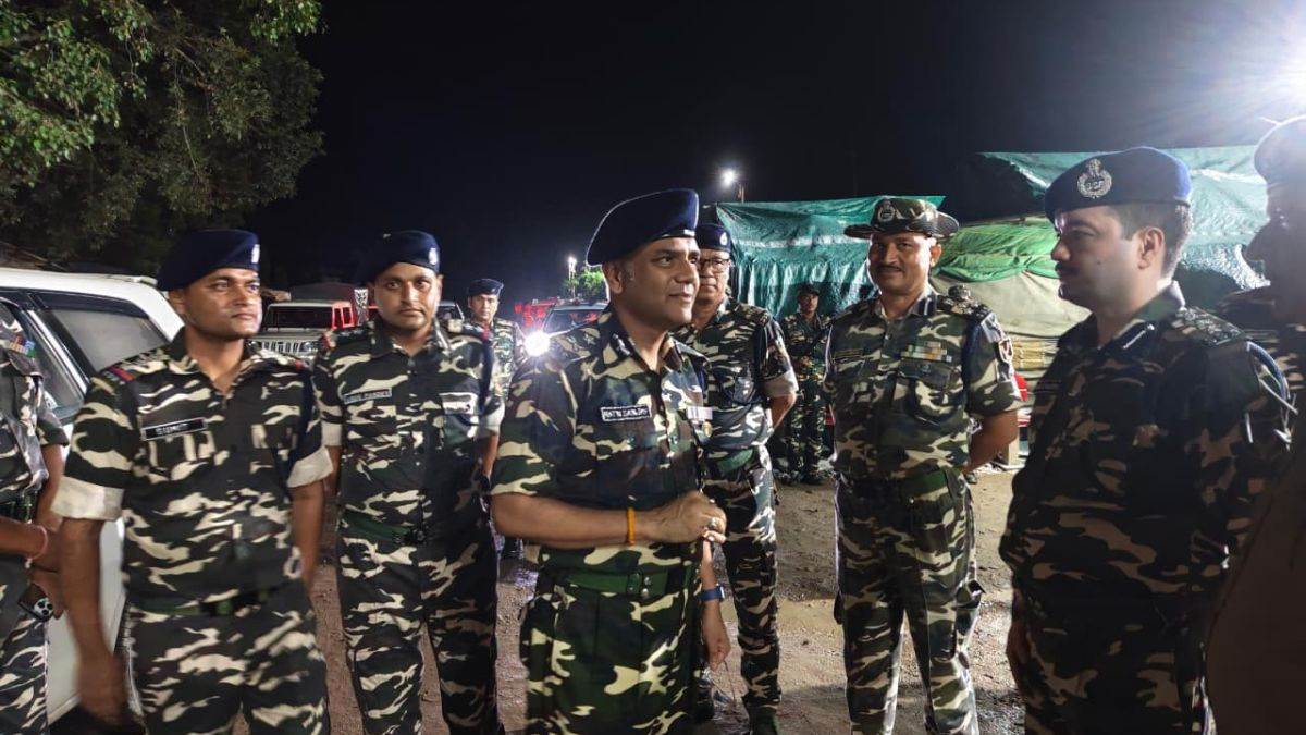 https://www.jagranimages.com/images/newimg/12092025/12_09_2025-maharajganj_ig_24044507.jpg