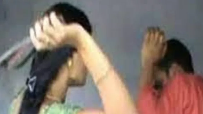 तीन तलाक बोलने पर महिला ने चप्पल से दौड़ा-दौड़ाकर पीटा। जागरण