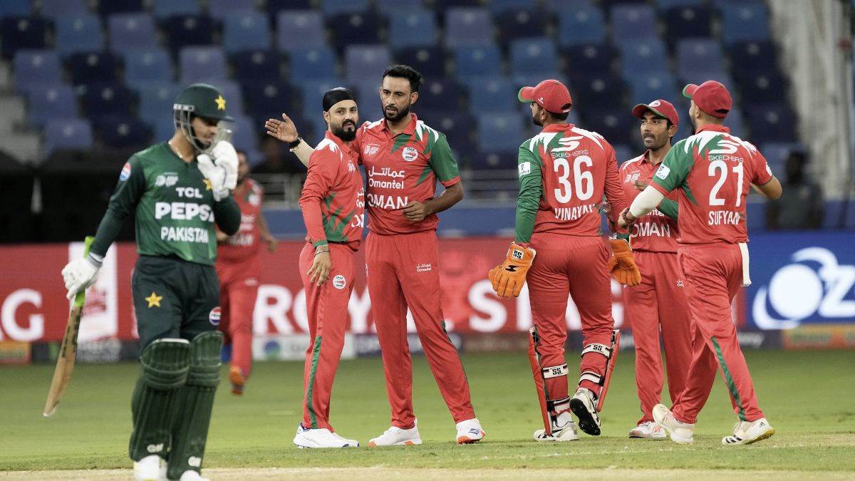 https://www.jagranimages.com/images/newimg/12092025/12_09_2025-pak_vs_oman_live_s_24044846_20560108.jpg
