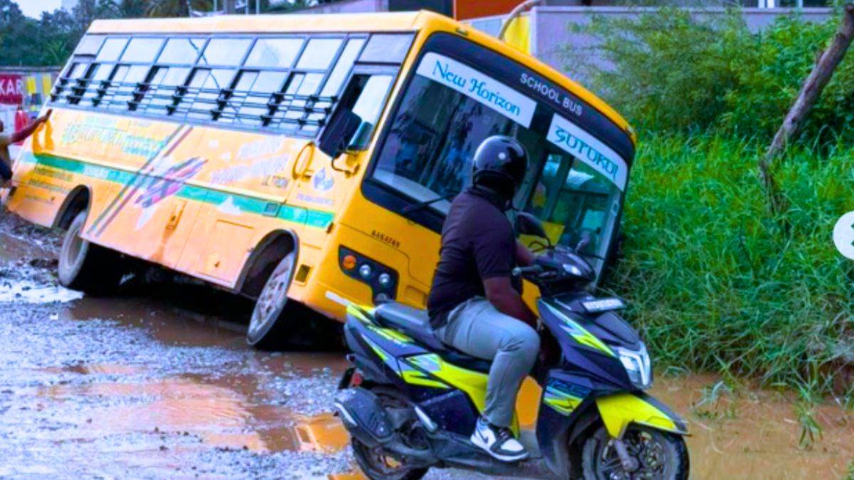 https://www.jagranimages.com/images/newimg/12092025/12_09_2025-school_bus__24044748.jpg