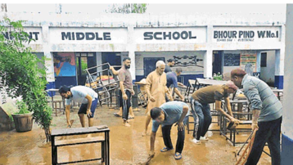 https://www.jagranimages.com/images/newimg/12092025/12_09_2025-school_jammu_24044258.jpg