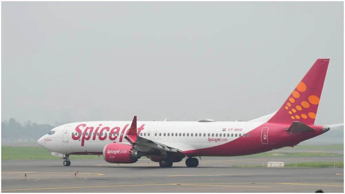 https://www.jagranimages.com/images/newimg/12092025/12_09_2025-spicejet_24044684.jpg