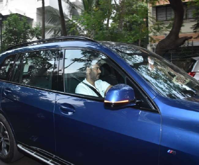 Ajay Devgn flaunts his new luxury car That he purchased in February this  year, Know Price and other details of this car