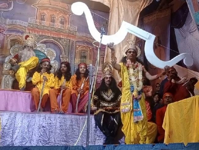 navratri news balrampur latest news ramleela program children plays character of god ram laxman