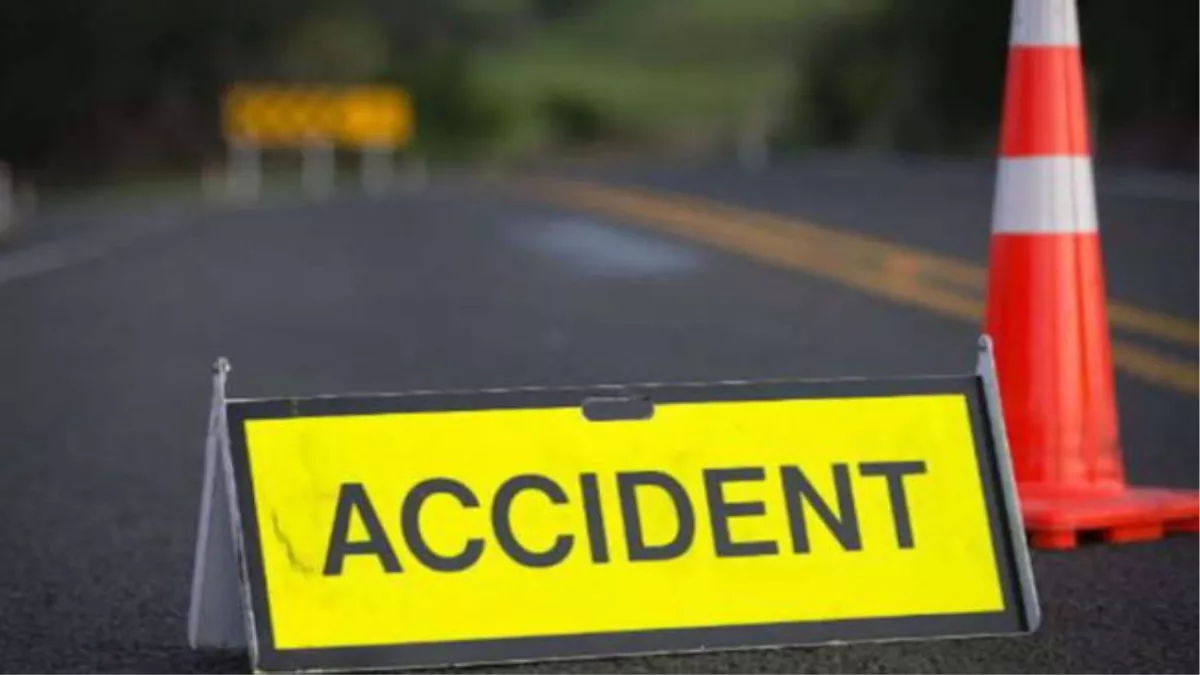 एक झटके में बिखर गया परिवार, झज्‍जर में पति-पत्नी समेत तीन लोगों की सड़क दुर्घटना में मौत - Three people including husband and wife died in road accident in Jhajjar