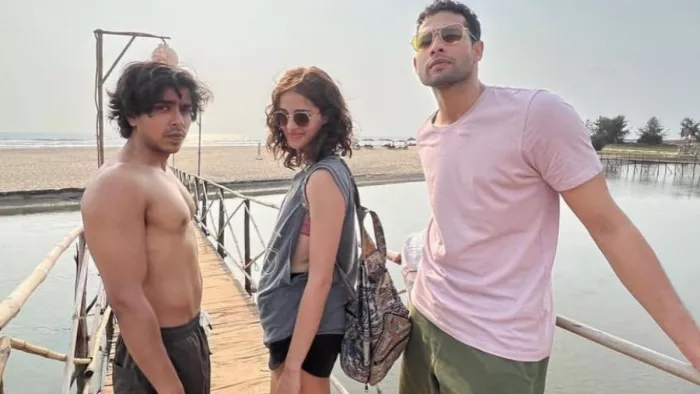 kho gaye hum kahan shooting wrap up ananya panday gets emotional. photo credit/instagram