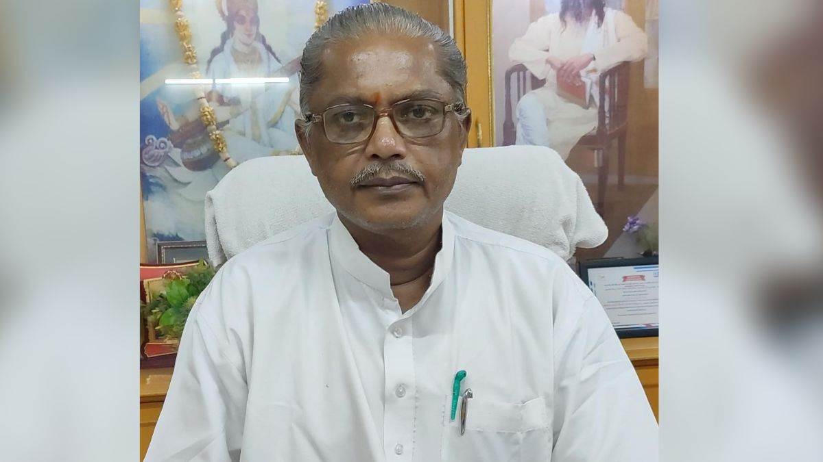 https://www.jagranimages.com/images/newimg/12102022/12_10_2022-principal_raj_bihari_vishwakarma_23136009.jpg