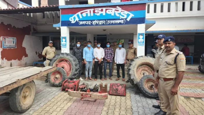 Roorkee News चोरी हुई ट्रैक्टर-ट्राली को पुलिस ने बरामद कर लिया।