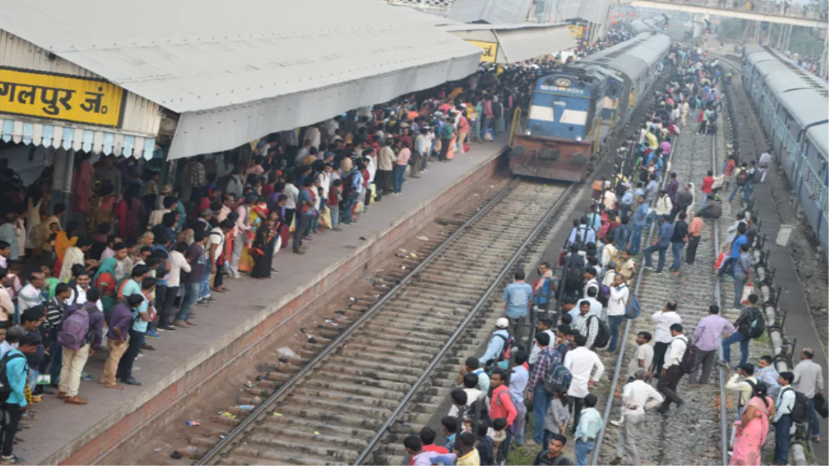 IRCTC : भागलपुर के रास्ते चलने वाली सियालदह-वाराणासी एक्सप्रेस ट्रेन तीन साल से बंद, हंसडीहा होकर मेमू चलेगी