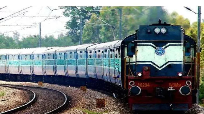 Indian News: हुबली से रात्रि 11.50 बजे प्रस्थान कर रविवार को पूर्वान्ह 10.40 बजे हजरत निज़ामुद्दीन पहुंचेगी।