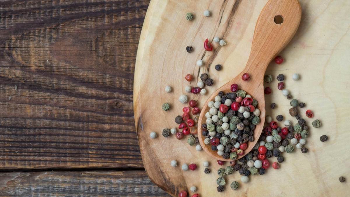 White Pepper Benefits रोजाना ऐसे करें इस मिर्च का सेवन, ब्लड शुगर