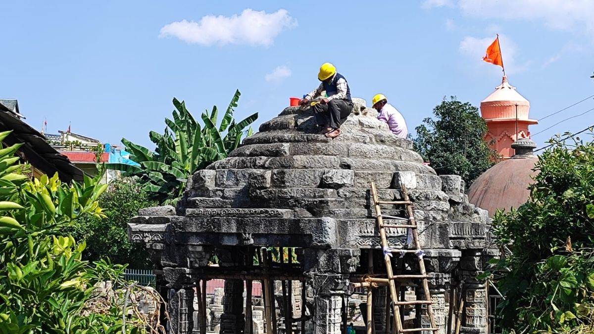 https://www.jagranimages.com/images/newimg/12102023/12_10_2023-baleshwar_temple_23554206.jpg